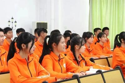 牢記使命|珠海一職實(shí)驗(yàn)學(xué)校舉行“七一”系列活動(dòng),向黨致敬!